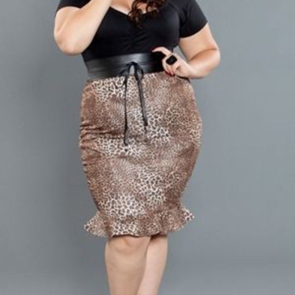 Leopard Print Tulip Skirt - Picture 1 of 4